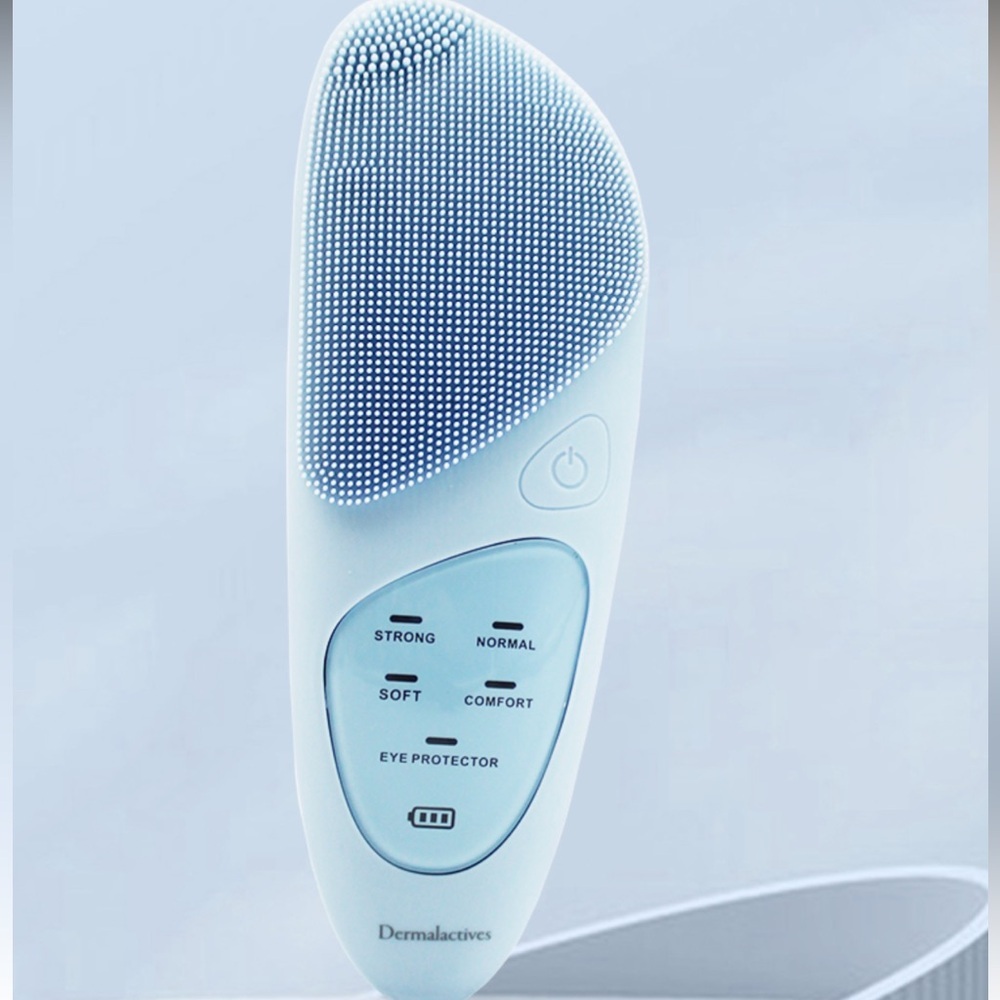 DERMALACTIVES PureSkin Cleansing Brush
Brand New in Factory Sealed Box
